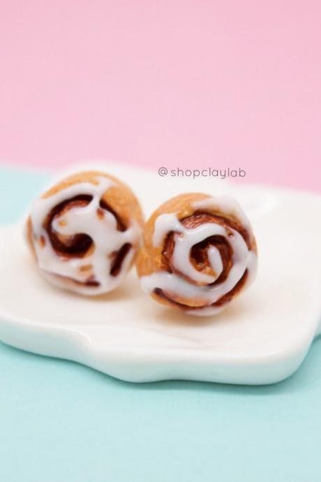 Miniature cinnamon rolls fake food polymer clay stud earrings| cinnamon buns earrings| funny gift for her
